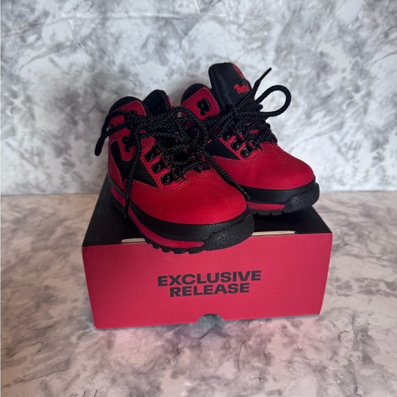 Timberland Kids Boots in‎ Red and Black - Picture 1 of 4